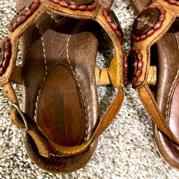 Earth Sandals - Picture 3 of 8